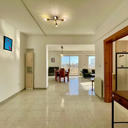 Comfort In - Aglantzia Rik *