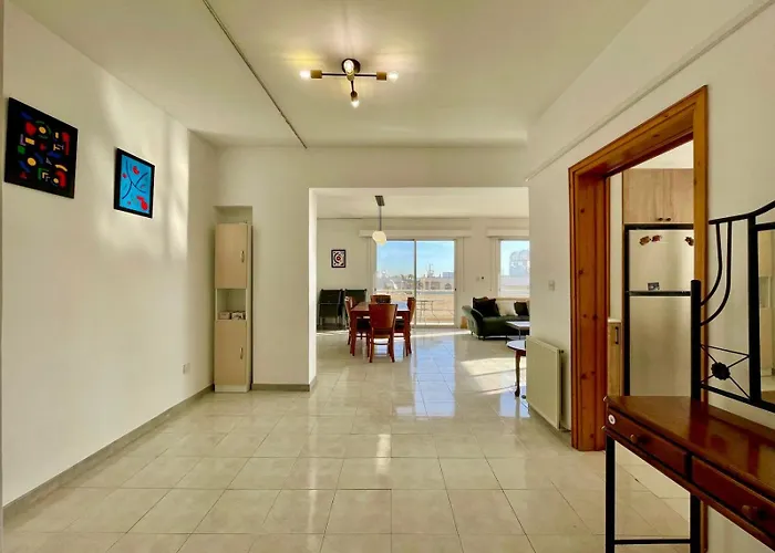 Comfort In - Aglantzia Rik *