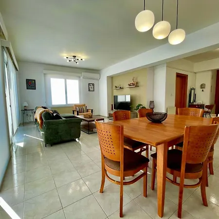 Comfort In - Aglantzia Rik * ニコシア